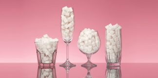 Studiu: băuturile dulci, inclusiv sucurile naturale de fructe, cresc riscul de cancer