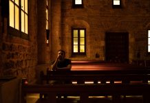 Interesul tinerilor pentru închinare | Atașament sau reguli? Interesul tinerilor pentru închinare religia și tinerii