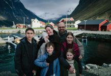 Fjord și tentaţia care precede filmul în sine Fjord - Main Family Picture (c) Tudor Panduru