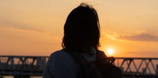 Cum poţi să mă urăști dacă nici măcar nu mă cunoști? Cum poţi să mă urăști dacă nici măcar nu mă cunoști?